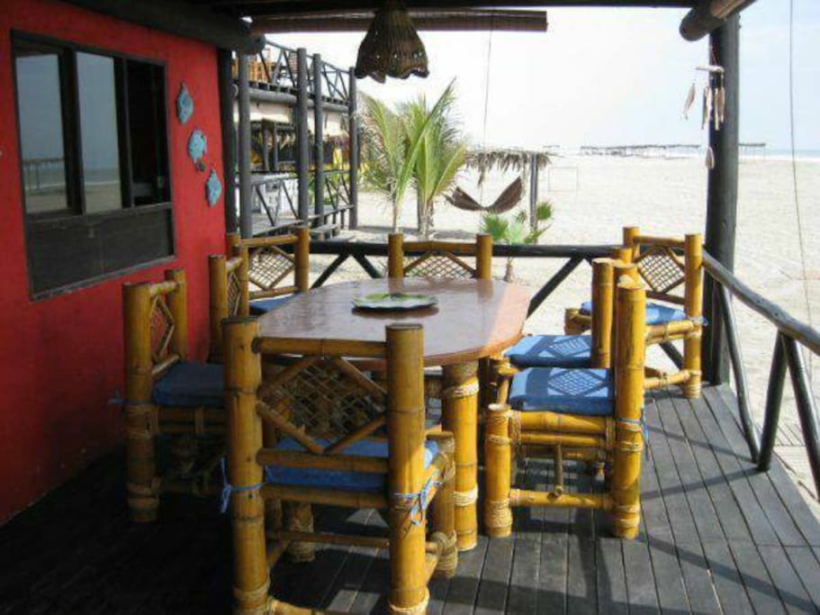 Comedor frente al mar