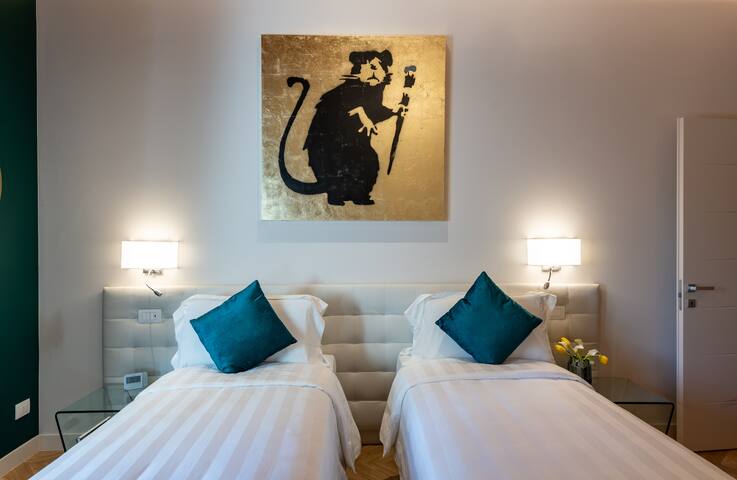 Florence Art Apts -Castano -Deluxe two bedroom apt gallery image 3