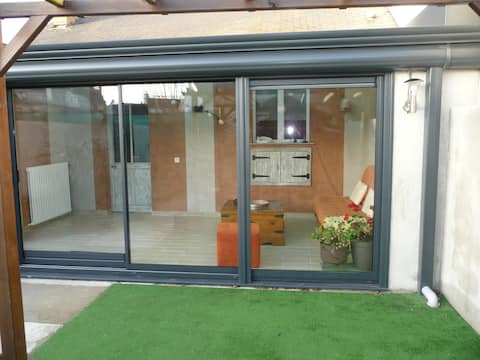 Top performing Airbnb: nice house near circuit and center in Arnage