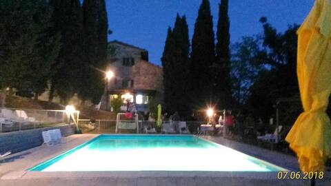 EXCLUSIVELY FOR PRIVATE PARTIES-HOLIDAYS FOR GROUP