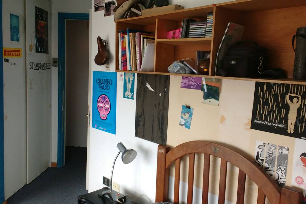 Fue una habitación de un estudiante de diseño... Y se nota!!! Jajajaja