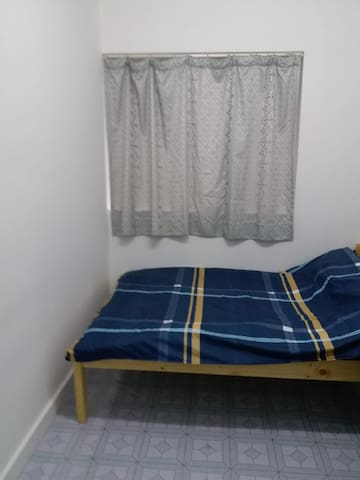 Nice room available in central(ml9b)