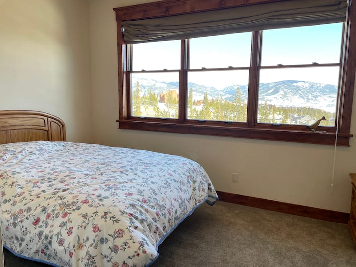 Spavaća soba na katu br. 3 (bračni krevet)