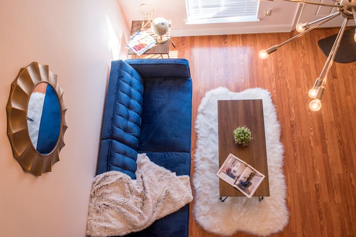 Charming loft only 7 mins from downtown