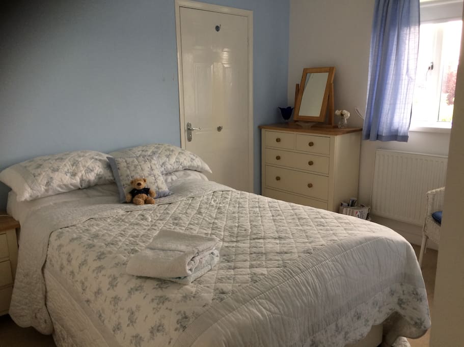 Bedroom 2 with double bed