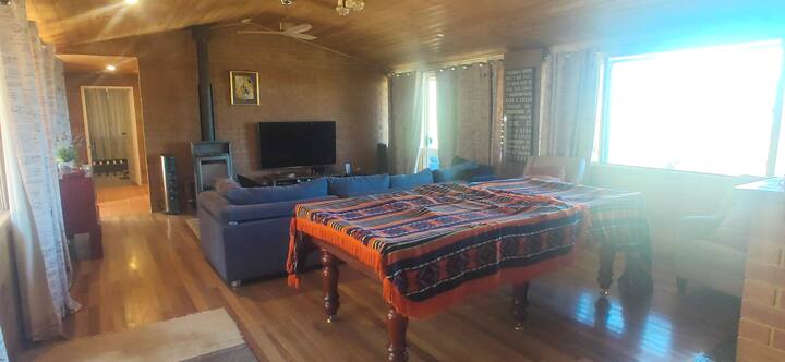 Sustainable Retreat On 20 Acres Of Lake Hillside - Bonnie Doon