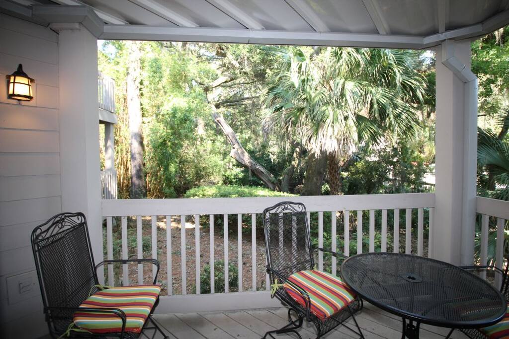 Chair,Furniture,Deck,Porch,Dog House