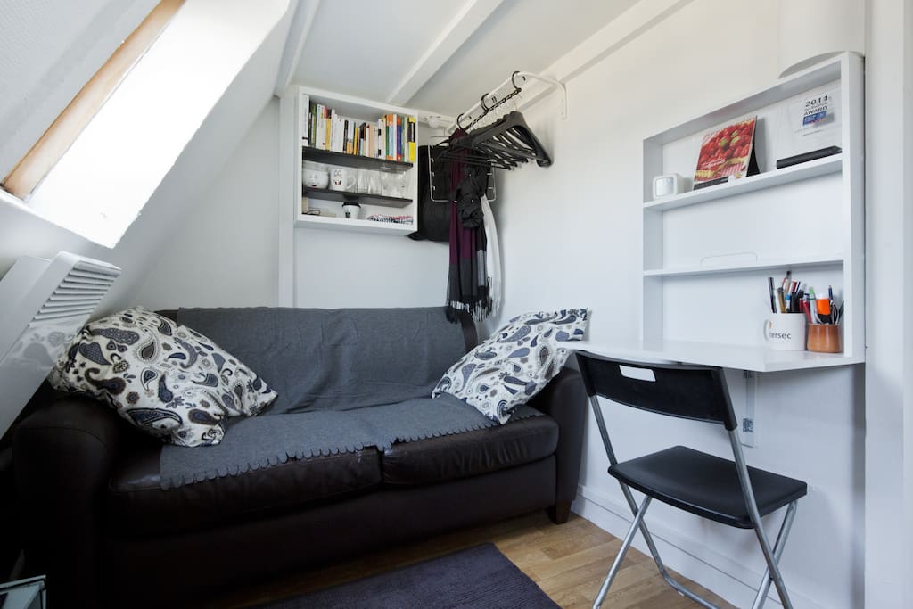 Main room, warm and cosy.