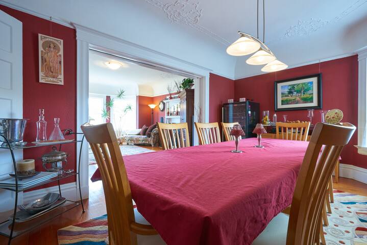 HUGE 4BR/2B Lower Pac Heights Flat gallery image 4