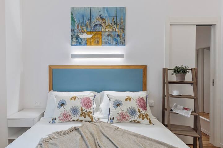 Le Porte, Luxury and bright with private terrace gallery image 3