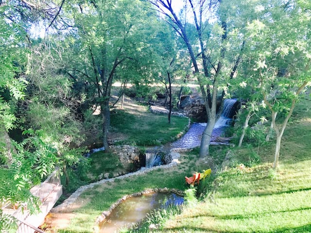 Oasis In The Desert- 25 min to Sedona!