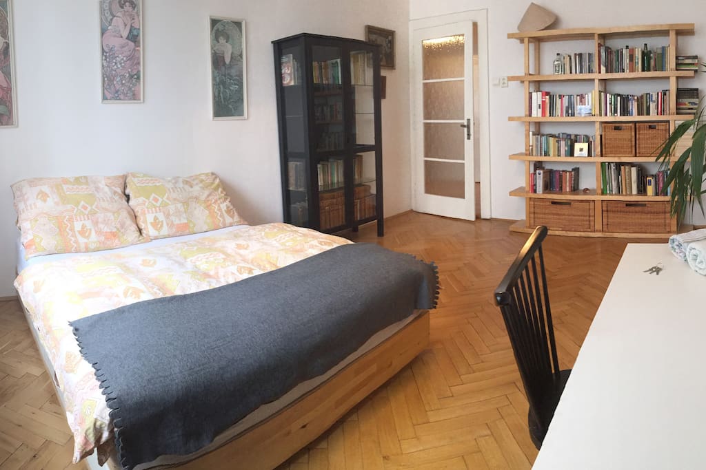 Queen bed