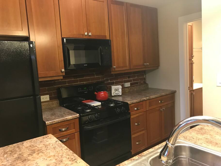 Full modern kitchen.