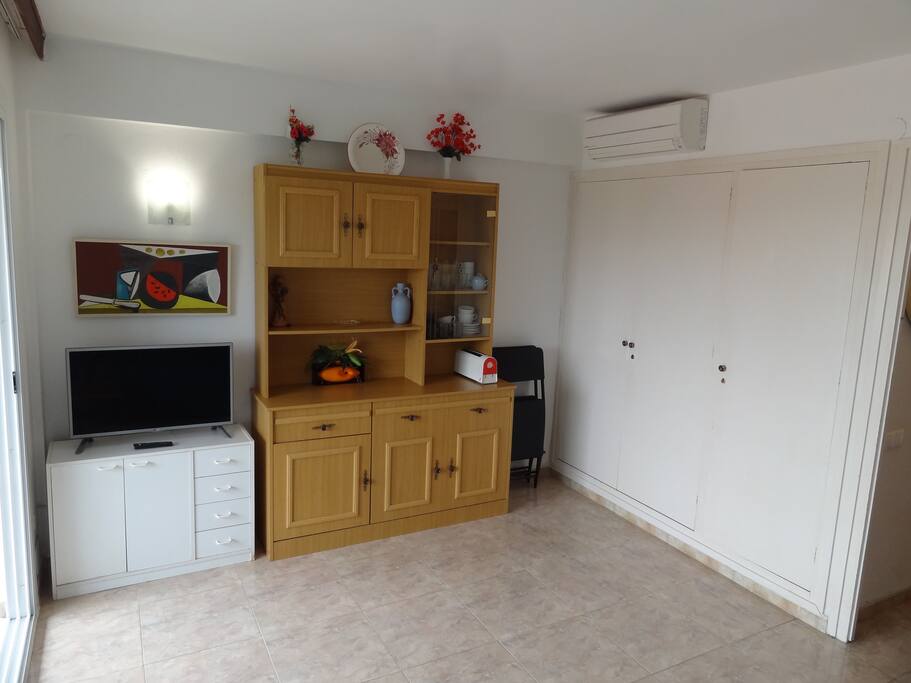 Comedor mueble y Tv