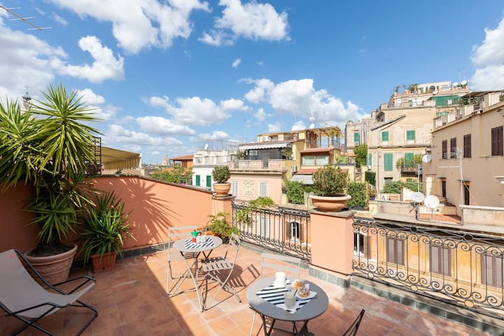 Penthouse Apartment with Terrace on Spanish Steps