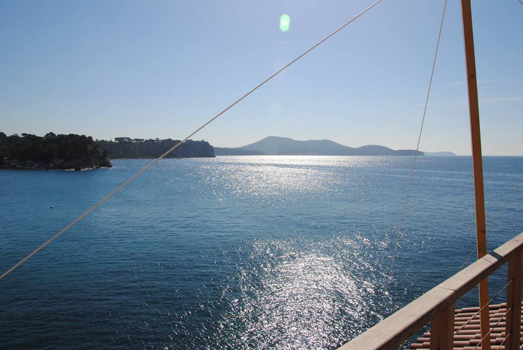 Vue à couper le souffle jusqu'à la presqu'île de Giens