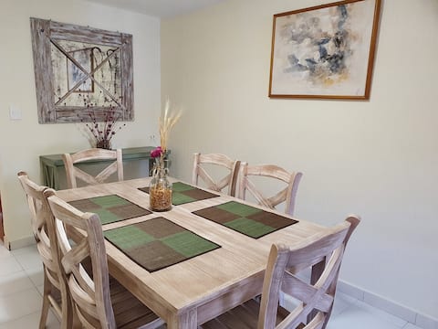 Great deal! Comfortable house, private street!