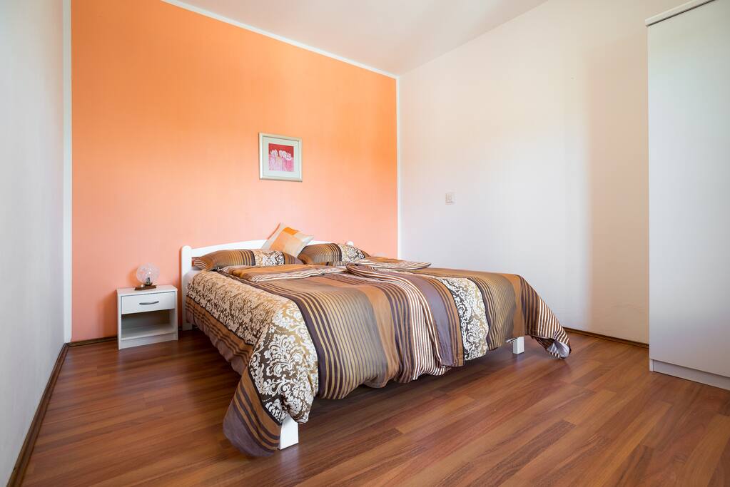 First bedroom with queen bed