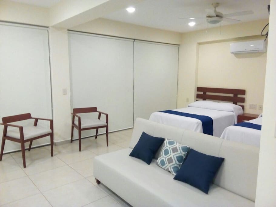 Habitacion con persianas cerradas