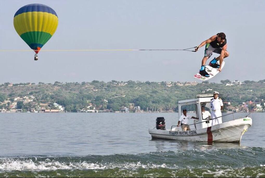 Todas las disciplinas
WAKEBORD