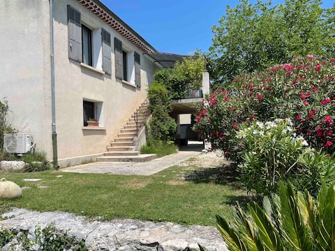 Cozy villa in Provence near Aix