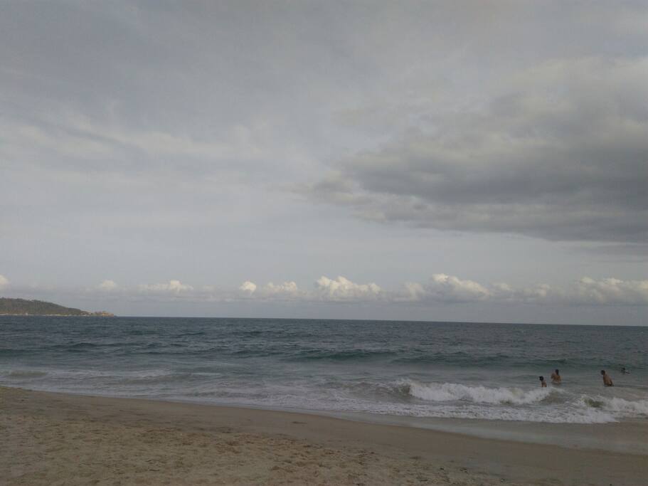 Nossa praia 100m da casa