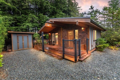 The Captain's Cabin in Port Renfrew