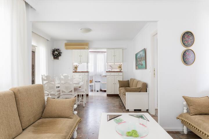 Obývačka a jedáleň