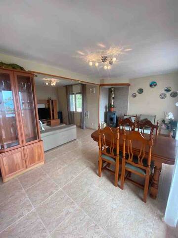 Soleada casa. Piscina, vistas, intimidad. gallery image 4