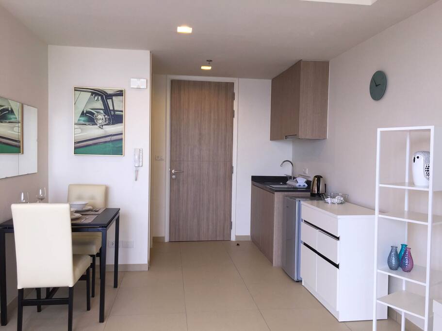 the kitchen and dinning area