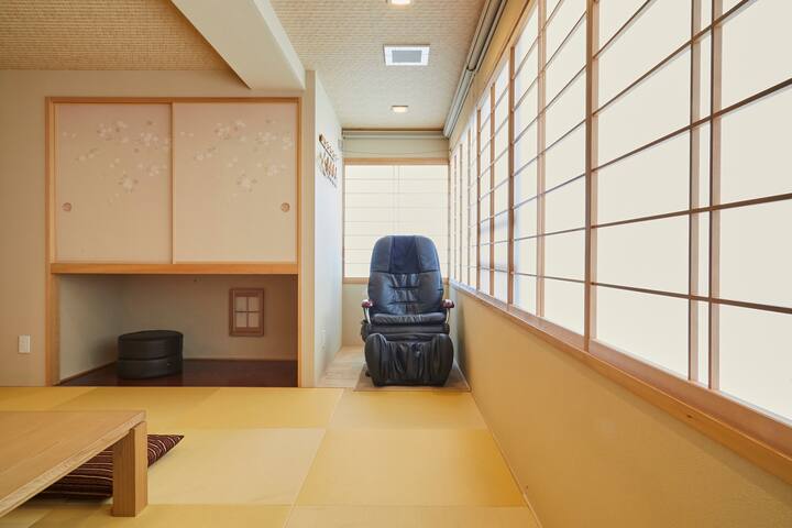 90sqm. Tatami, traditional Japanese style room gallery image 5