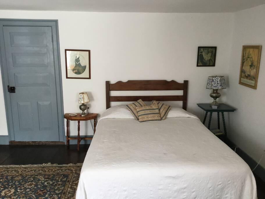 Queen size bed