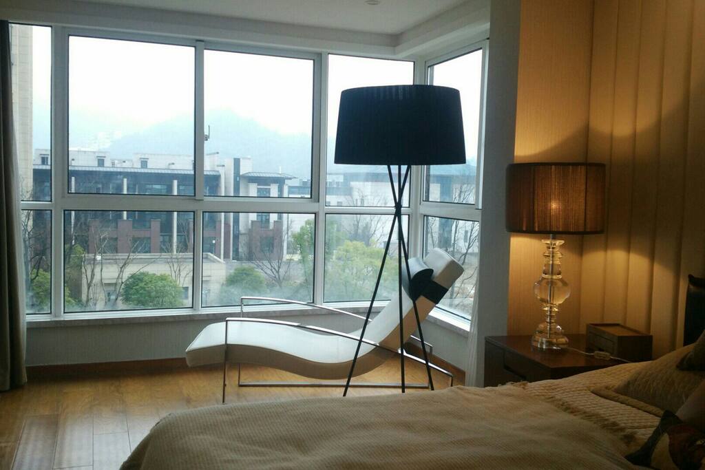 270全视角观景落地窗眺望远山