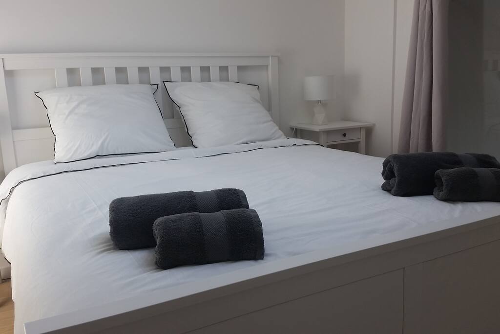 The most comfortable bed in Antibes! King size - 240x220.