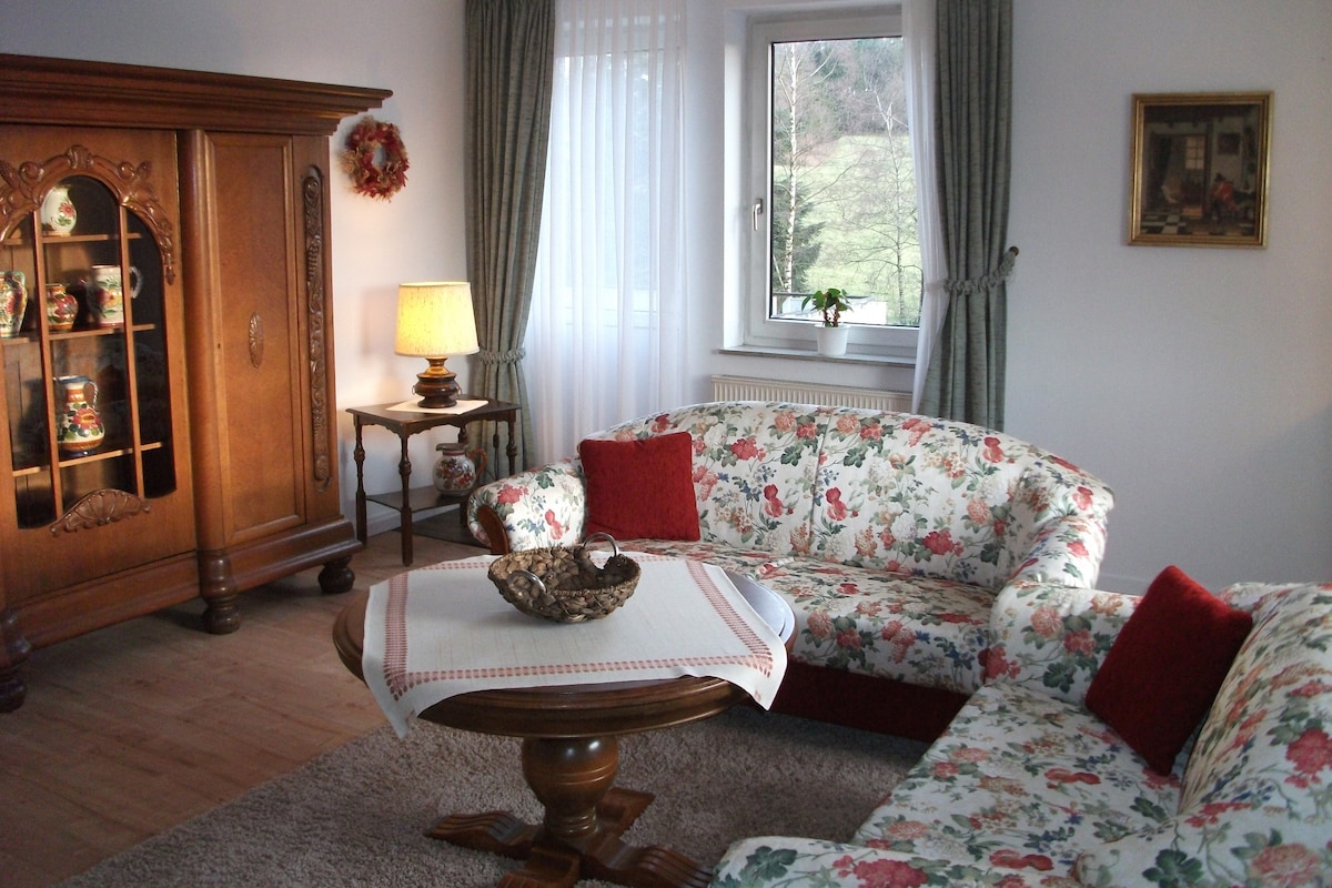 Top Airbnb: Nostalgic country house apartment with great views en Schmallenberg