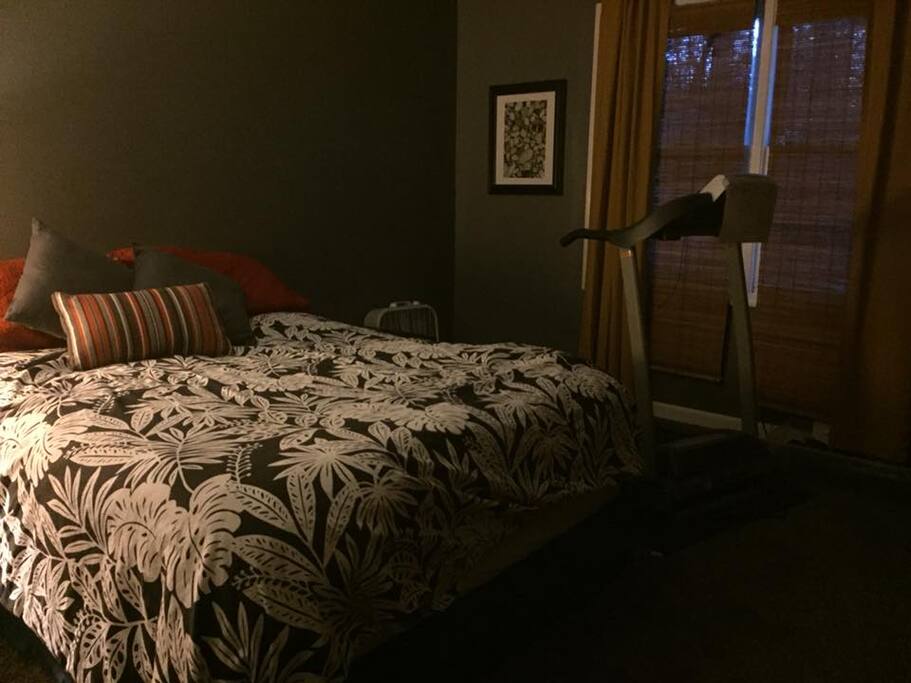 Queen sized bed with connected bath