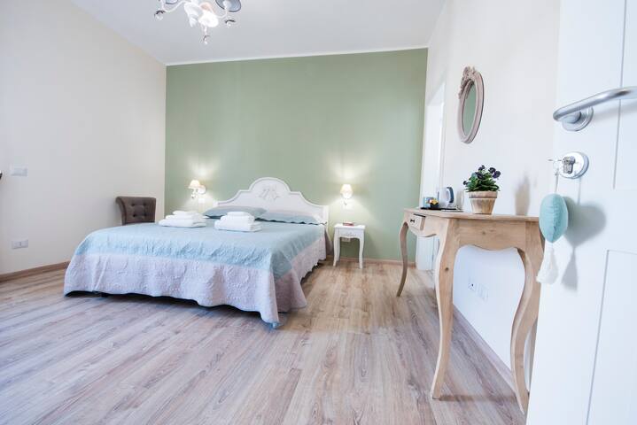 Romantic House for Family or Group gallery image 4