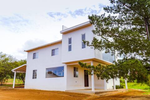 Guadalupe Valley Artsy House