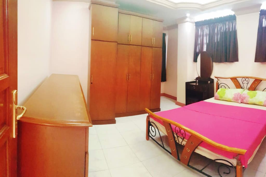 AC Private Room with en suite Bathroom