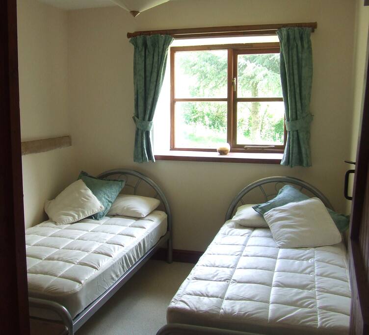 Twin bedroom