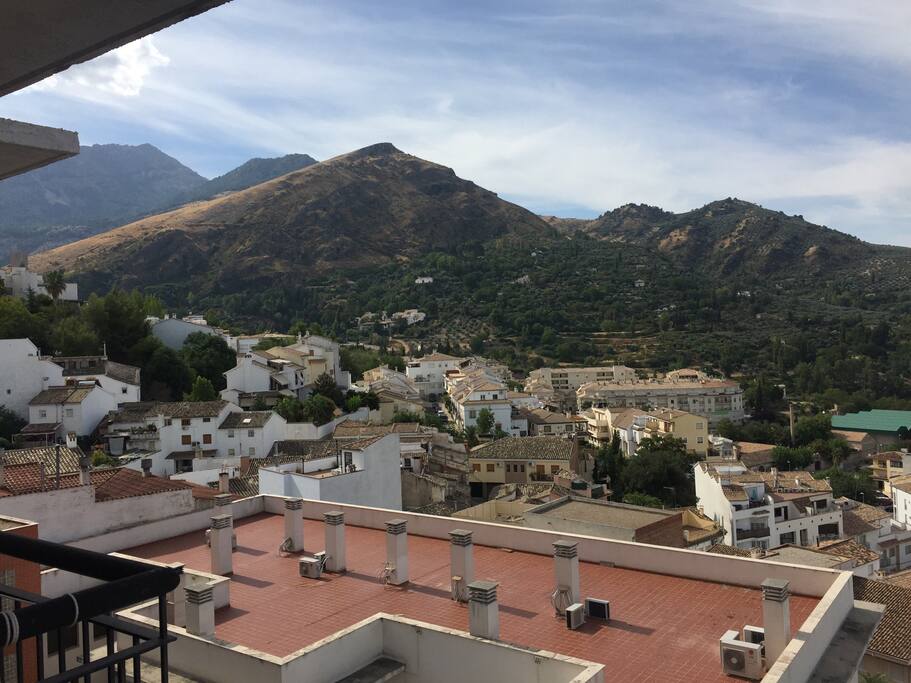 vistas desde el salon y dormitorio principal.