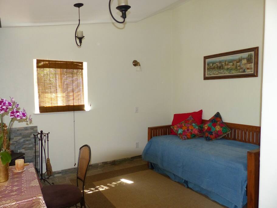 Trimble bed (extends to queen size)