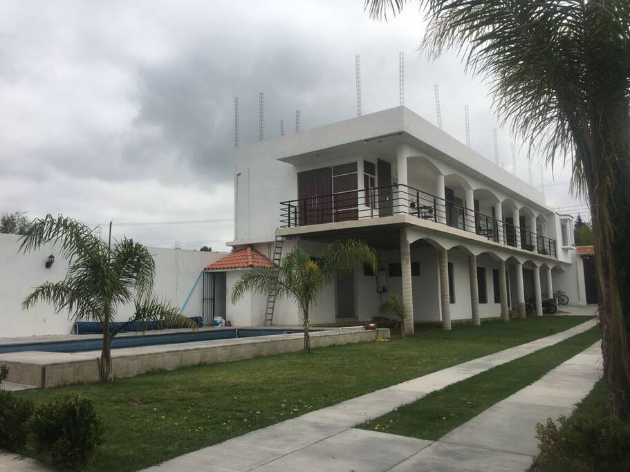 Fachada del hotel