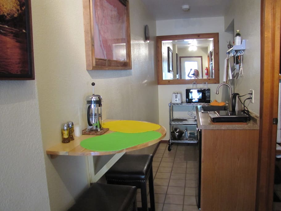 Full Kitchenette and Table Seating