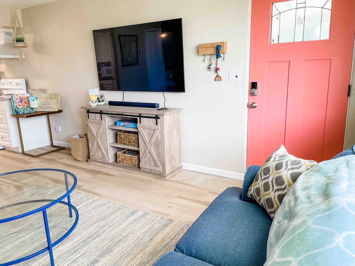 Cute Beach House Half A Block From The Beach 🏝 - Ormond Beach, FL