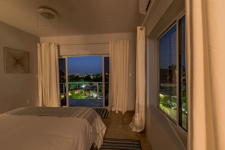 2nd Floor Master Bed