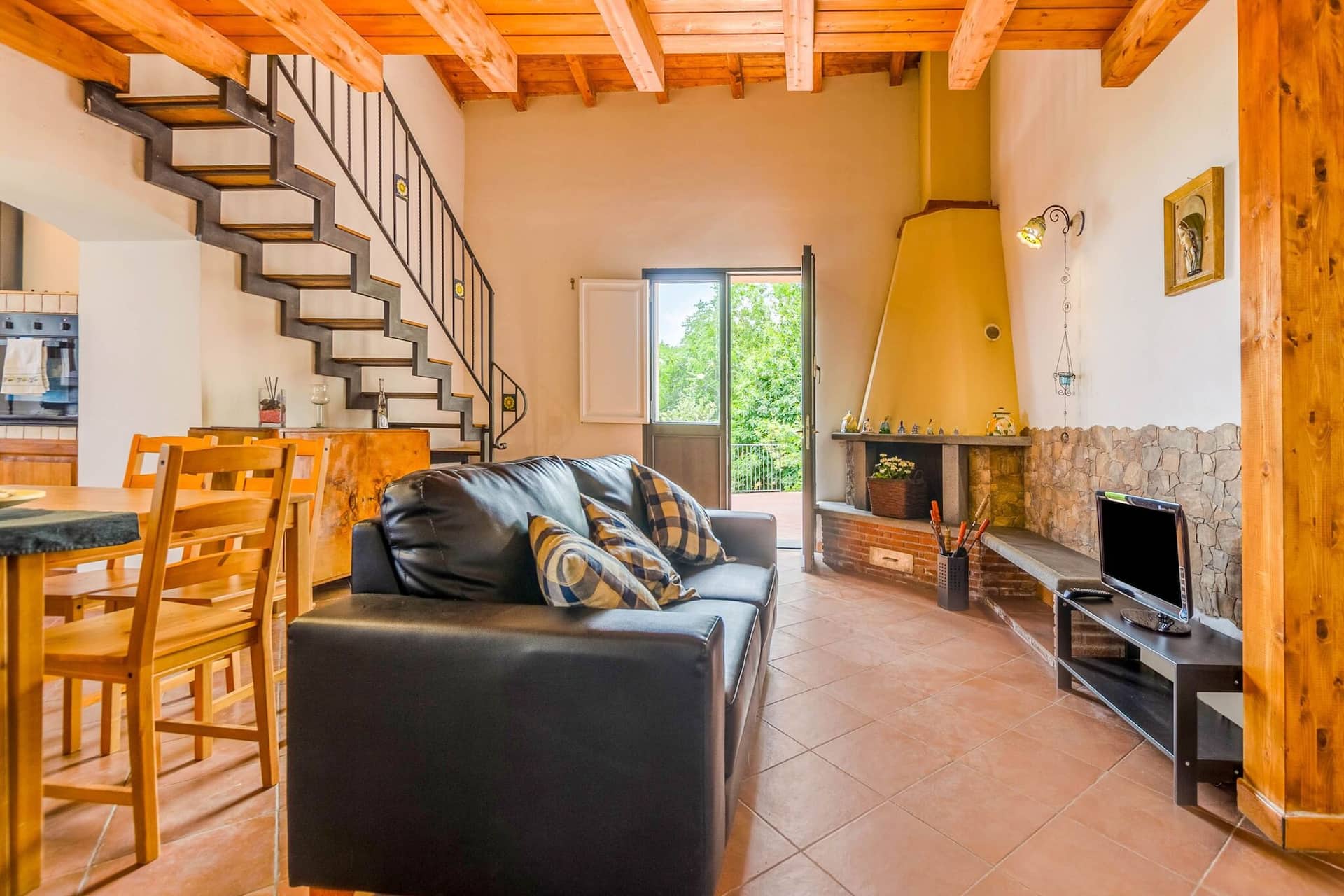 Villa with pool and panoramic surroundings — zdjęcie 2