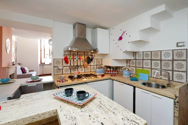 3 BDR ROMAN RUINS VIEW gallery image 5