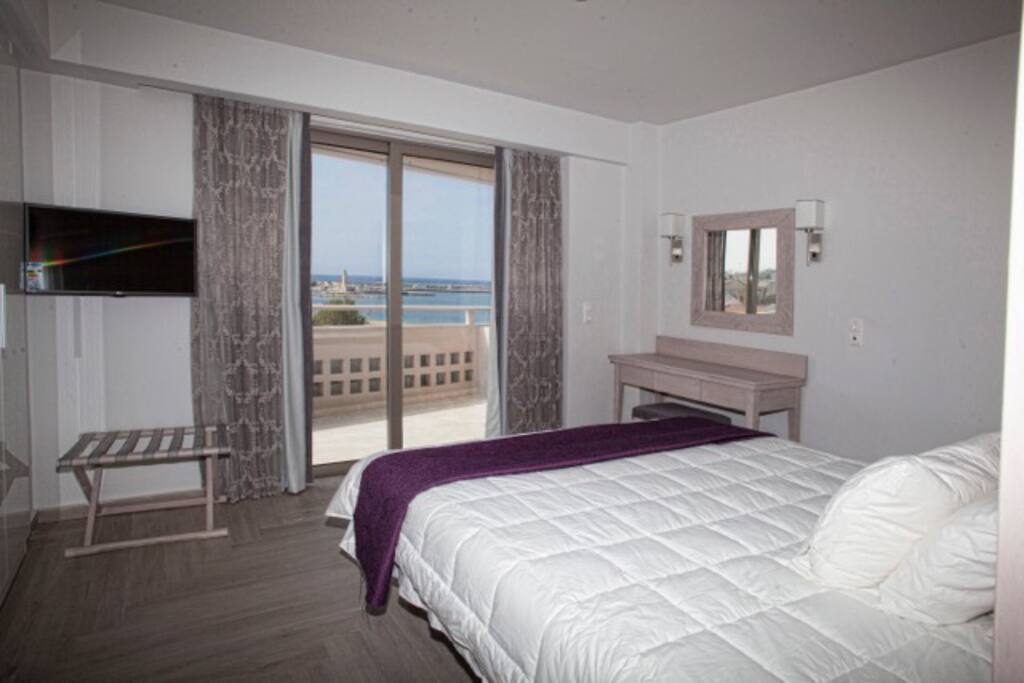This large ensuite faces the best views in Rethymno including the town, The Fortezza, and the sea. Enjoy the sunset from the balcony that extends from this bedroom.