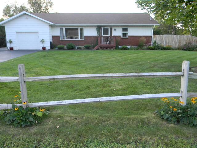 Book for the Fall NOW! - Spacious and Convenient